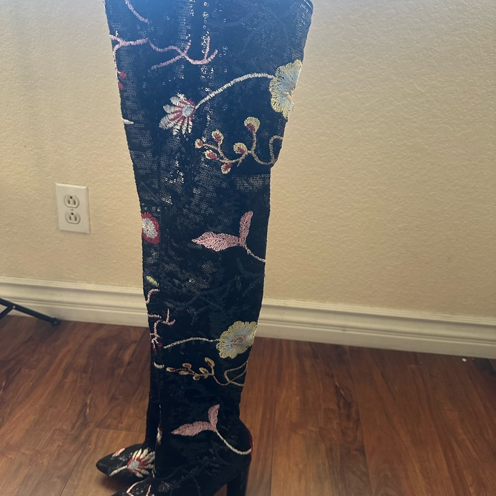 Floral Embroidered Sequined Black Boots - image 6
